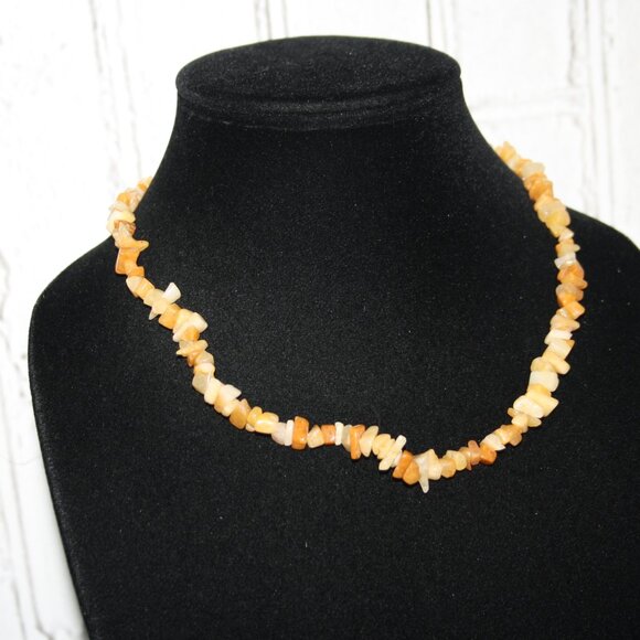 Beautiful natural tan stone beaded necklace 18" New without tags - Picture 4 of 5